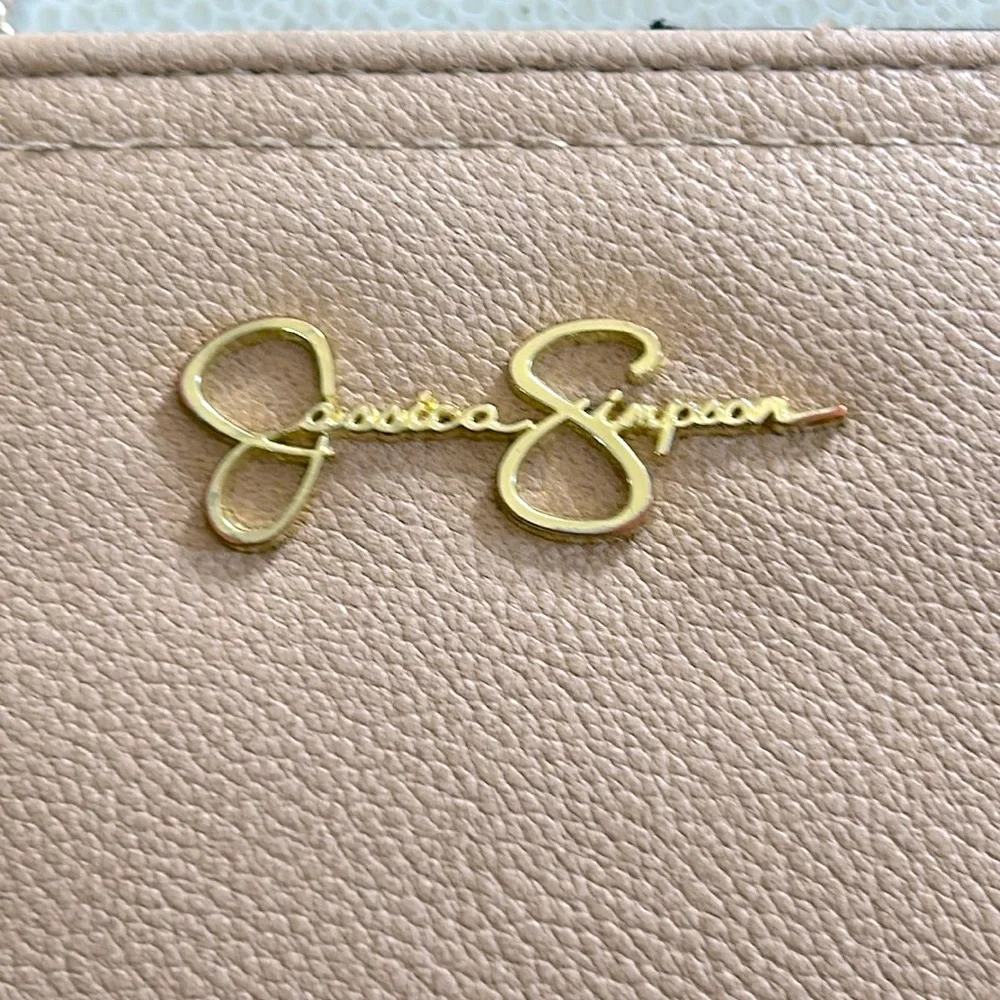 Jessica Simpson Bi-fold Billfold/Wallet-Tan Neutral Classic Like New Compact